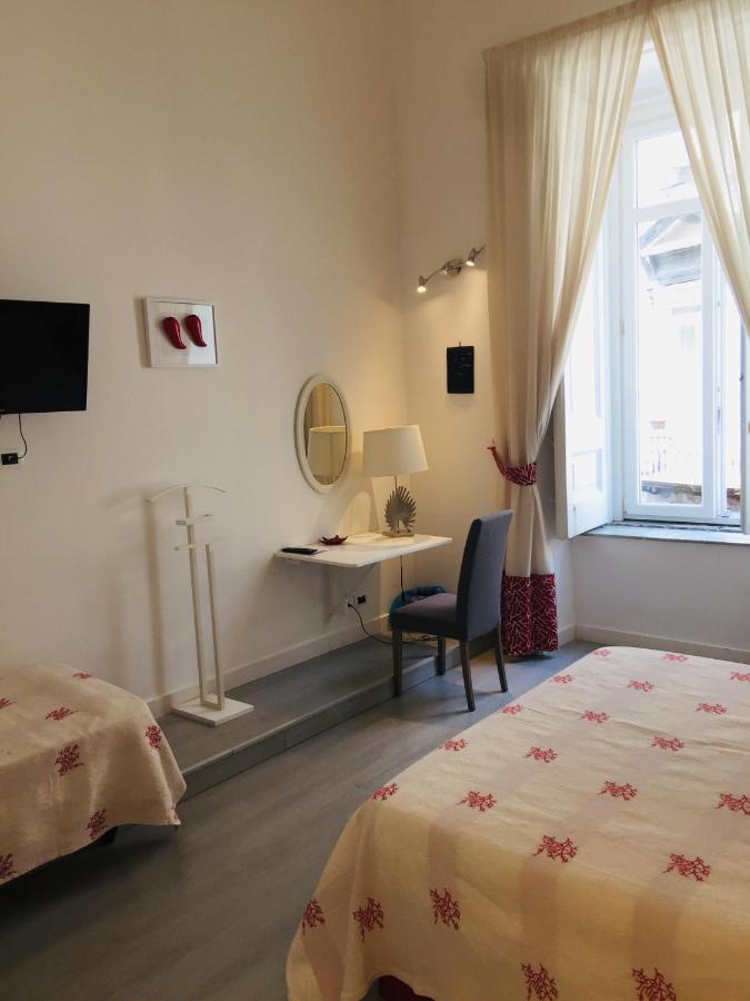 Neapolis Bellini Couette-café