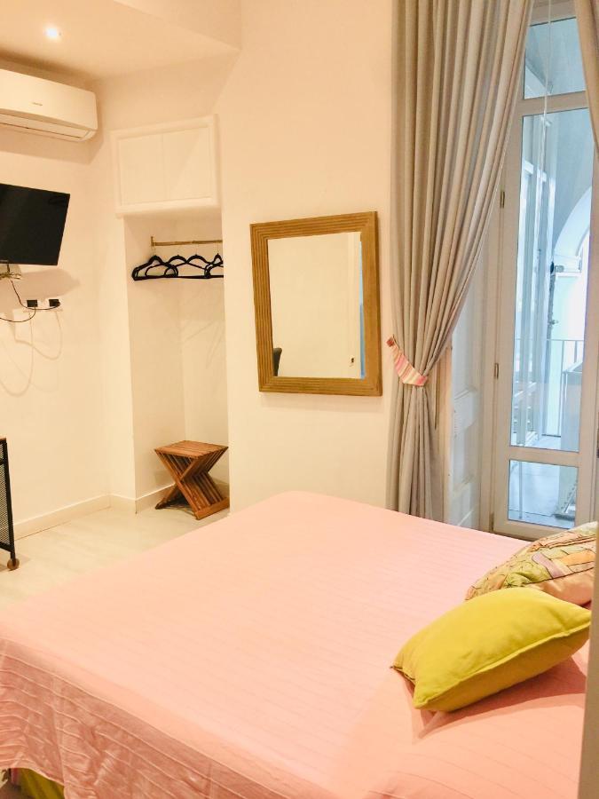 Neapolis Bellini Couette-café 2*