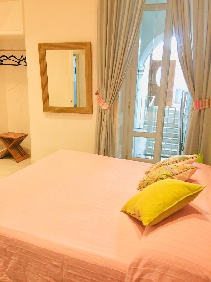 Neapolis Bellini Couette-café 2*