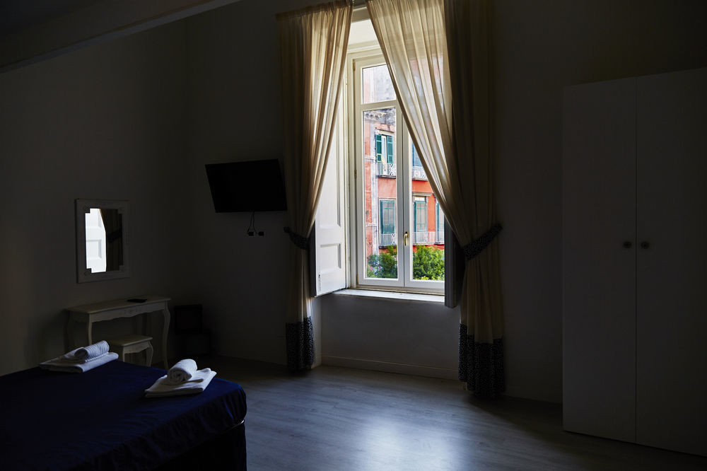 Couette-café Neapolis Bellini 2*