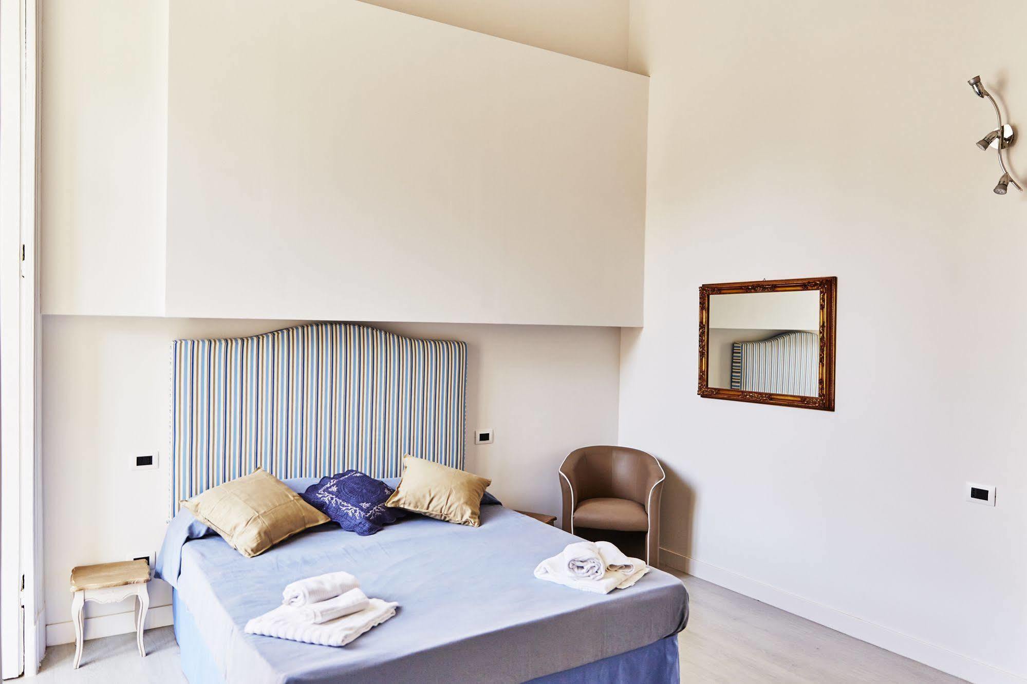 Couette-café Neapolis Bellini Naples