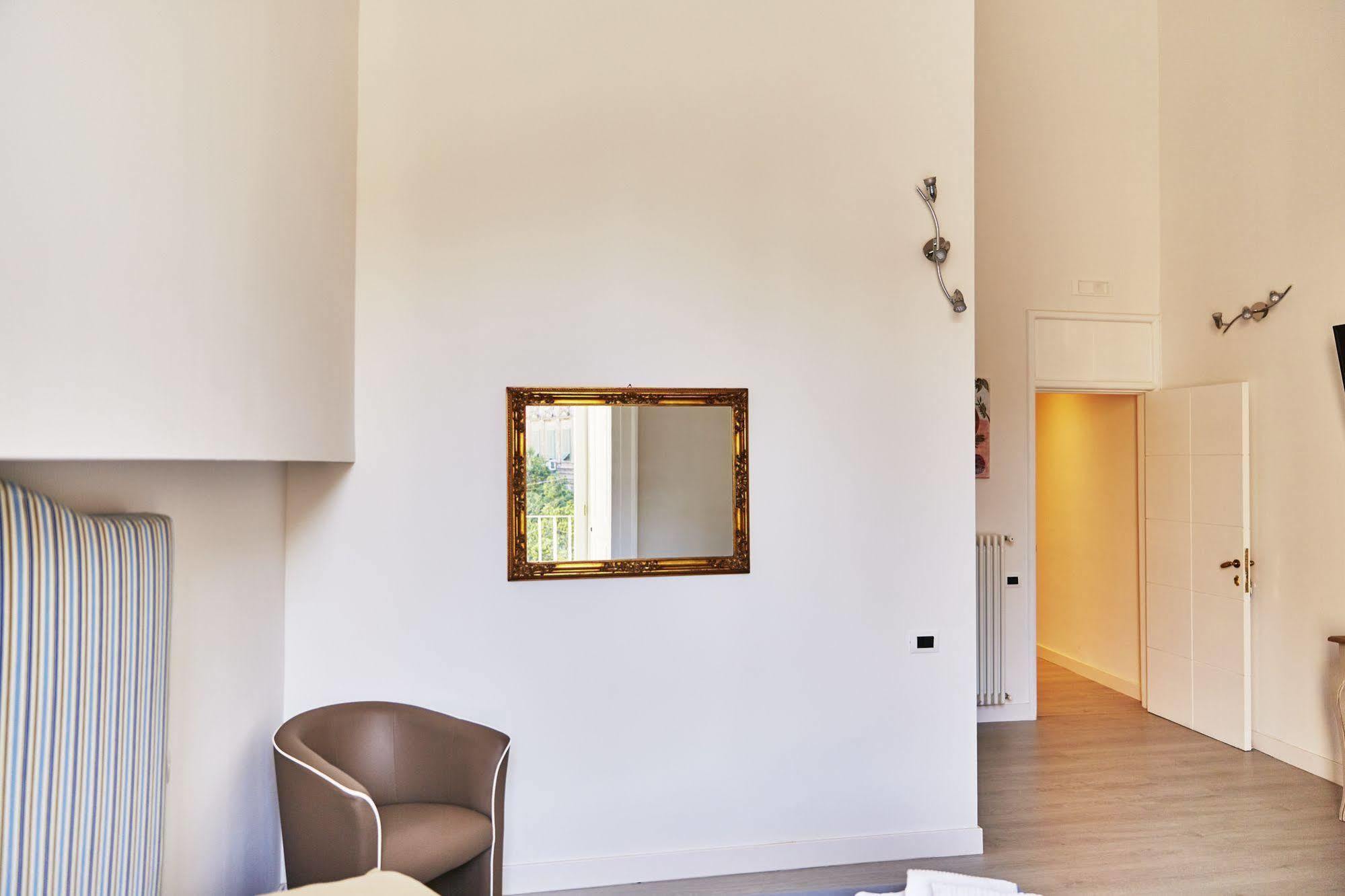 Couette-café Neapolis Bellini Naples