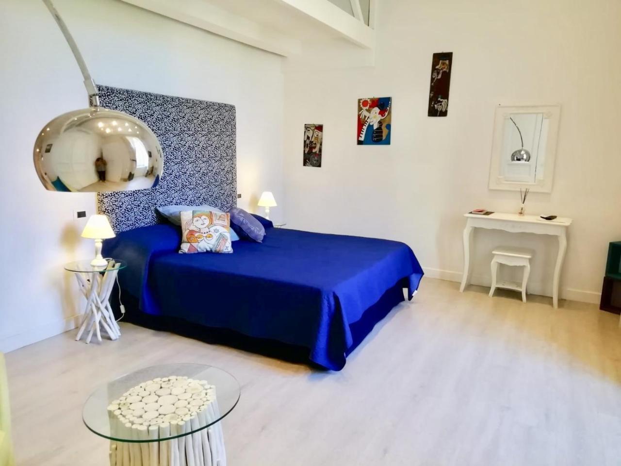 Neapolis Bellini Couette-café 2*